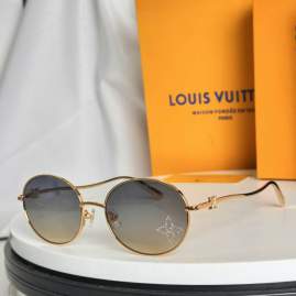 Picture of Louis Vuitton Sunglasses _SKUfw75179601fw